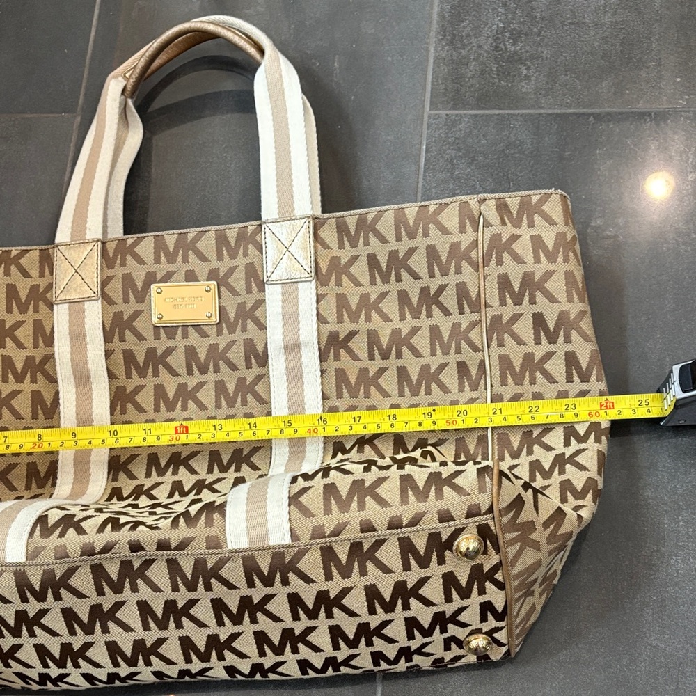 Michael Kors Tan and Cream Logo Tote - Picture 13 of 17